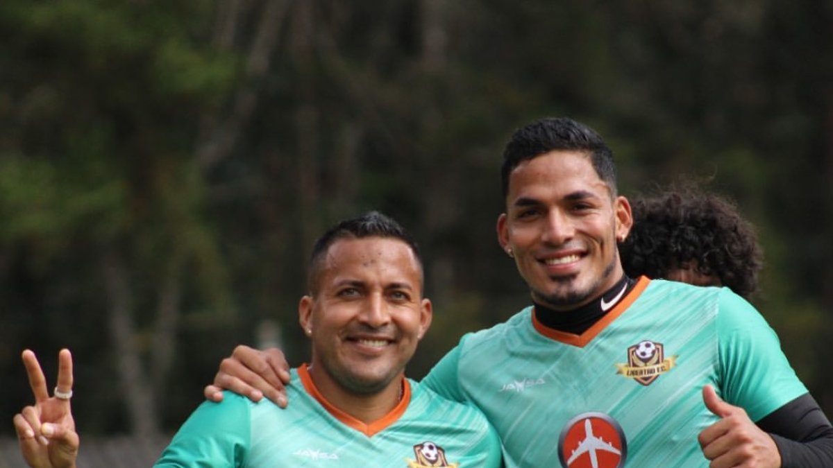 Bryan y Yardely Rodríguez festejaron junto al ascenso del Libertad para la presente temporada.