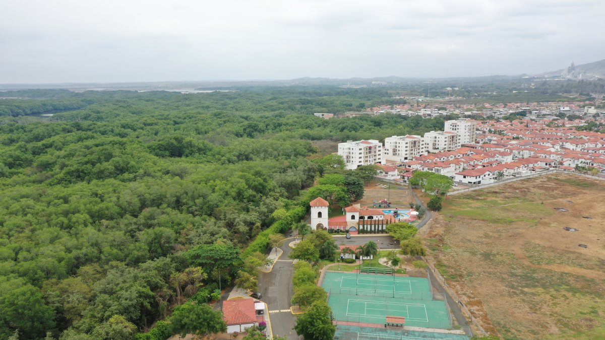 Territorio. El corte del servicio de agua potable será de 20 horas, anunció Interagua. 