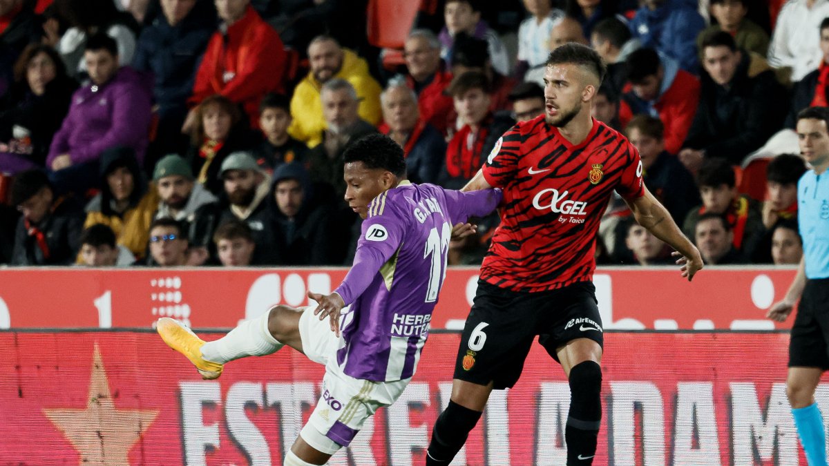 El ecuatoriano Gonzalo Plata tuvo muchos problemas para romper el sistema defensivo rival.