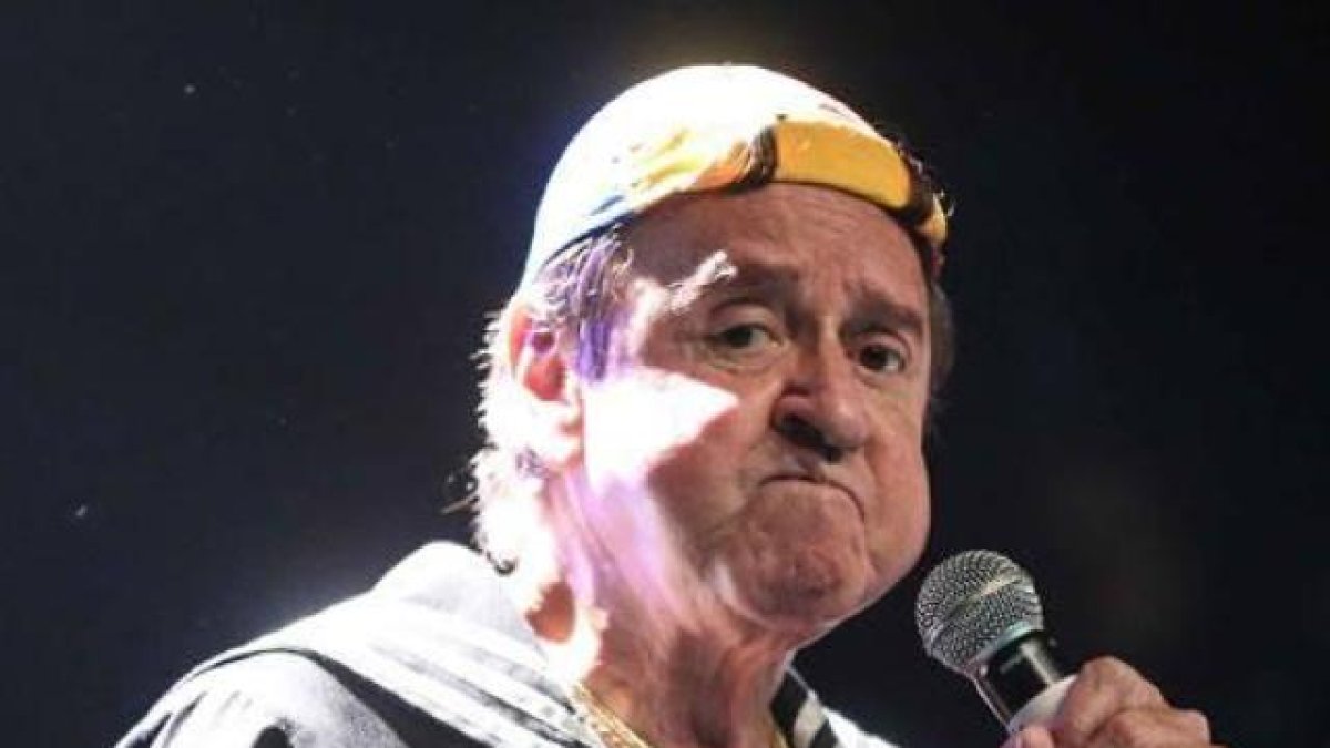 Carlos Villagrán interpretando a Kiko