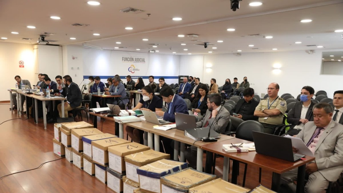 Diligencia. Entre los asistentes a la audiencia se contó el coronel Renato González, director del seguro policial