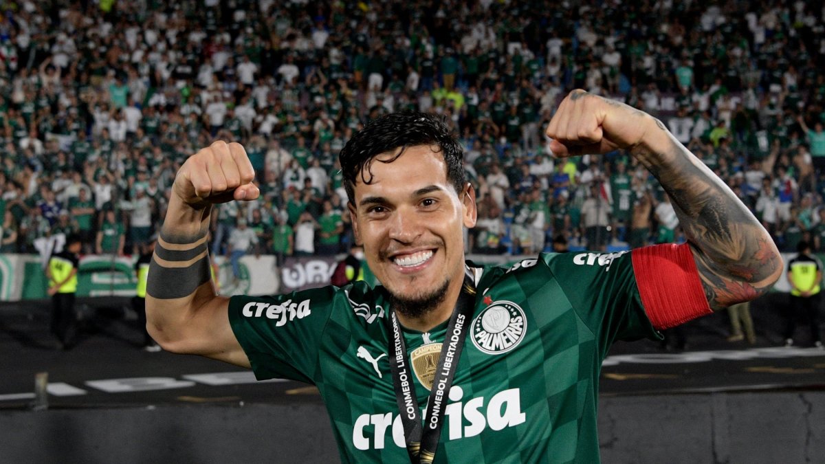 Gustavo Gómez, defensa paraguayo del Palmeiras, prolongó su contrato con este club.
