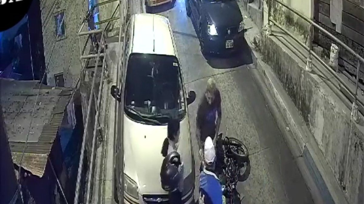 Video. Una cámara instalada en el sitio captó el momento del asalto.