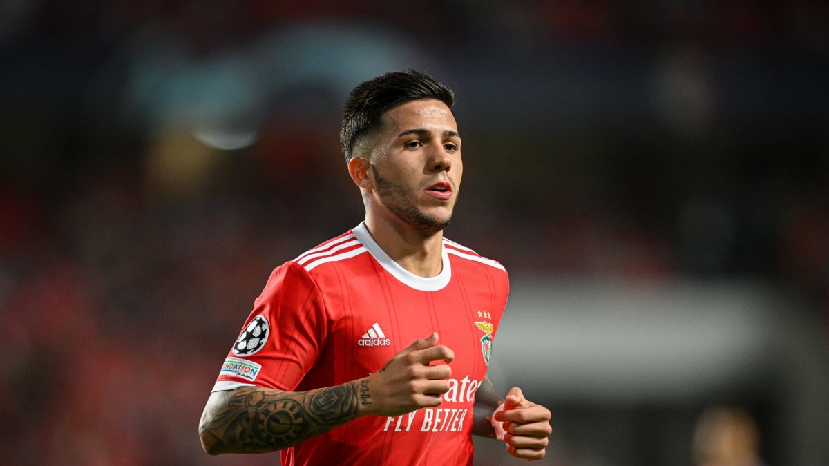 Enzo Fernández, jugador del Benfica, fue sancionado tras viajar a Argentina sin permiso en Nochevieja.