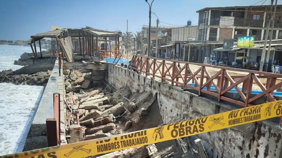 Una foto de Máncora Noticias, muestra parte de los daños.