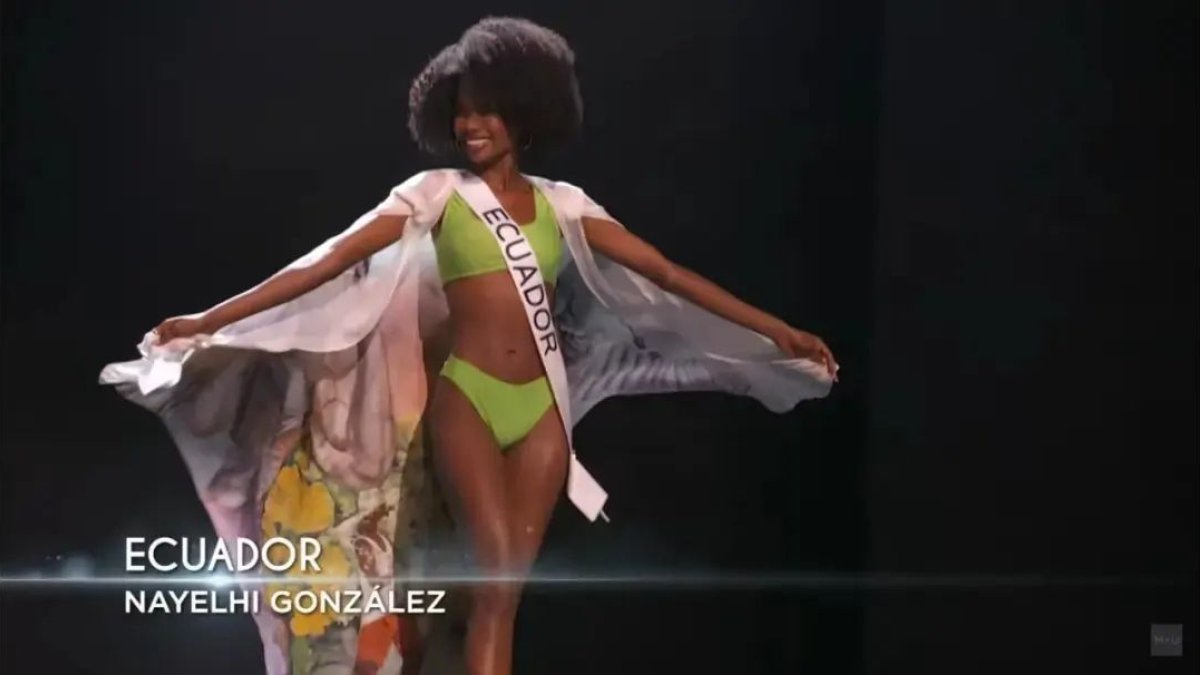 Nayelhi González inició su presentación en la competencia preliminar.