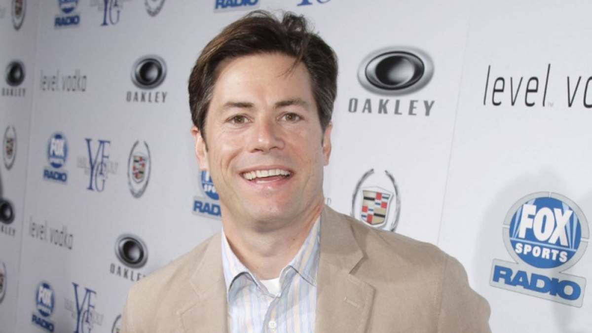 J. R. Moehringer también escribió sus propias memorias que fueron llevadas al cine. En la cinta actuó George Clooney.