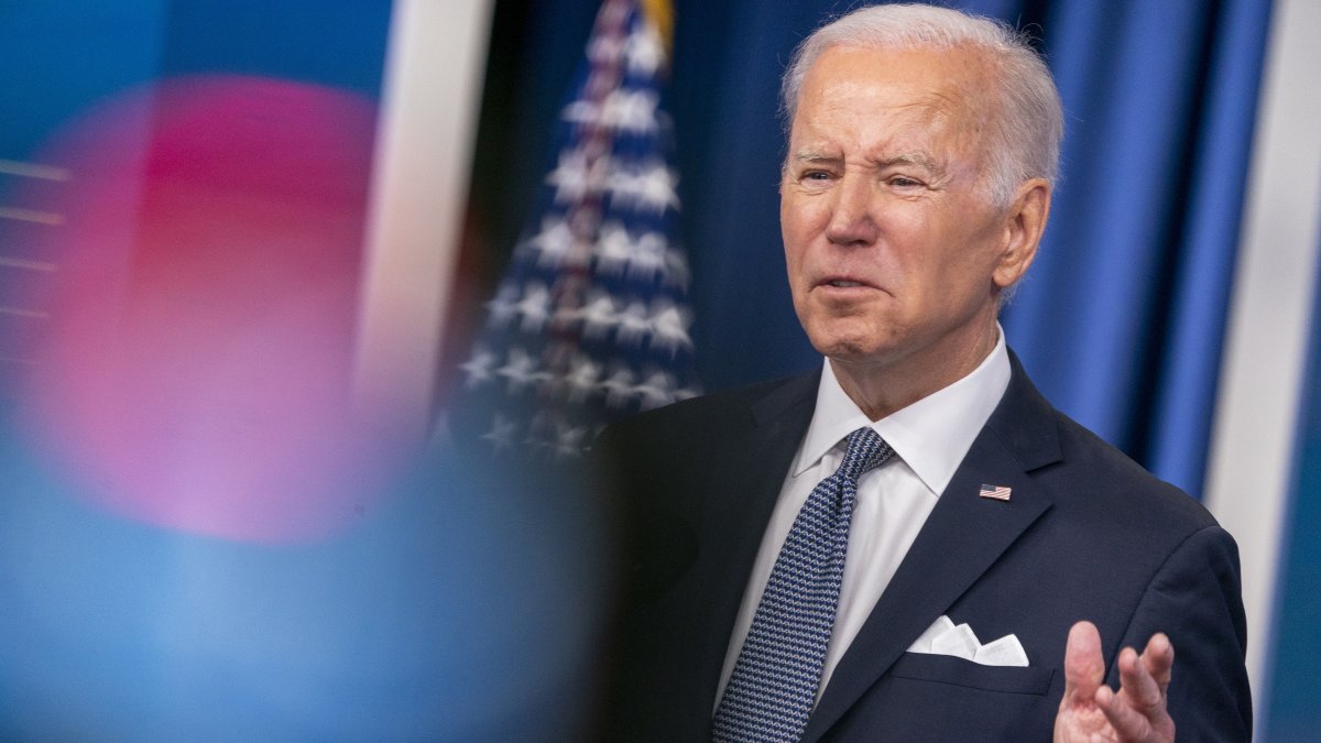 El presidente estadounidense Joe Biden, dice que todo este caso de los papeles clasificados se  va aclarar. EFE/EPA/SHAWN THEW