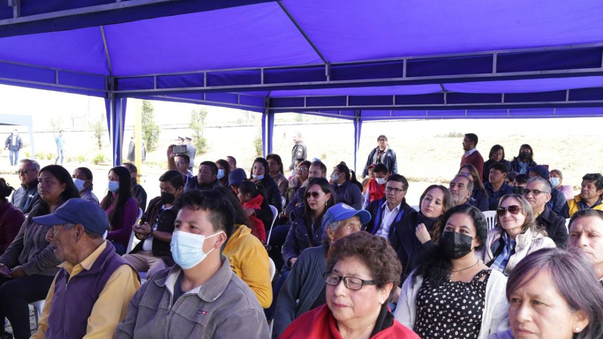 Sur. 300.000 habitantes afrontan un plan de racionamiento de agua. Ellos participaron del evento de la Alcaldía