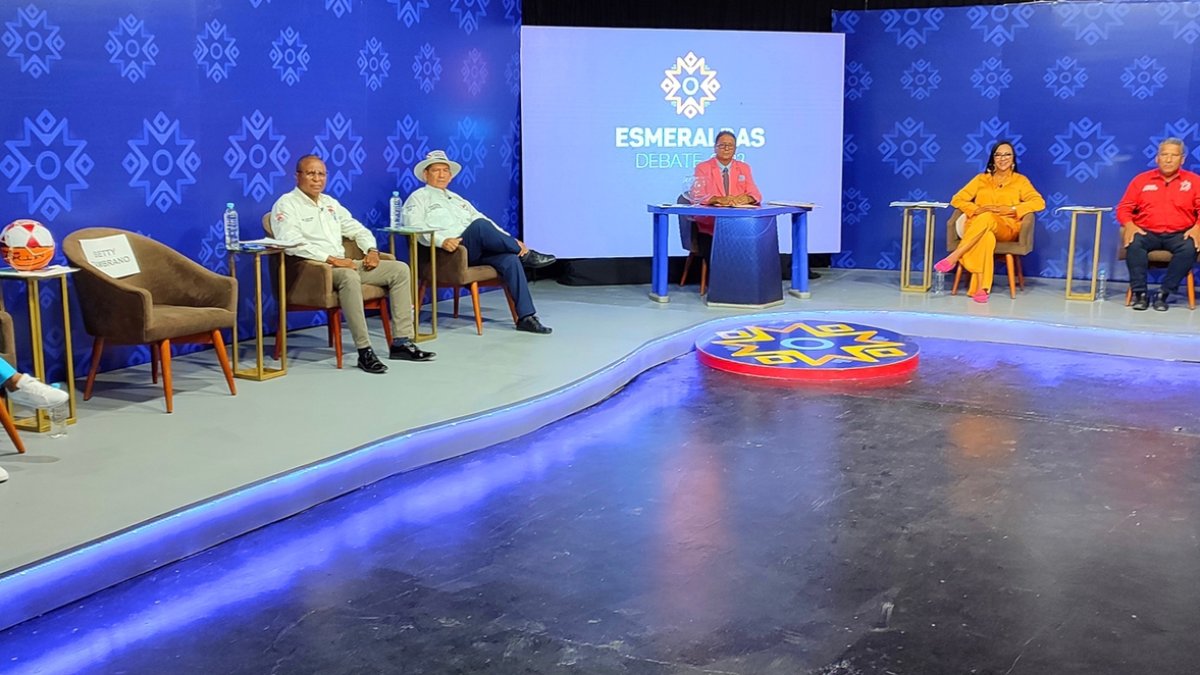 La dirigencia de la Izquierda Democrática aseguró que la candidata ausente presentará una justificación.