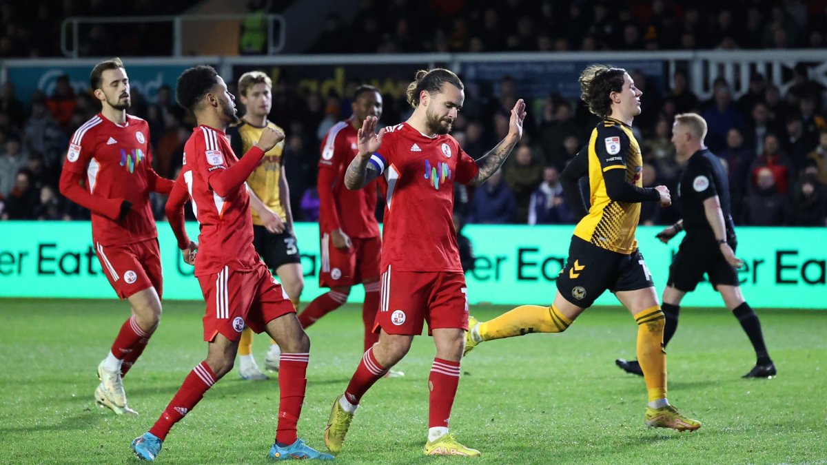 El Crawley Town ha tenido que separar jugadores y cambiar tres técnicos en el año por los malos resultados.