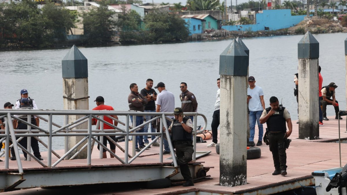 Encuentran cadáver en el estero salado a la altura del cuerpo de Bombero en la avenida Barcelona