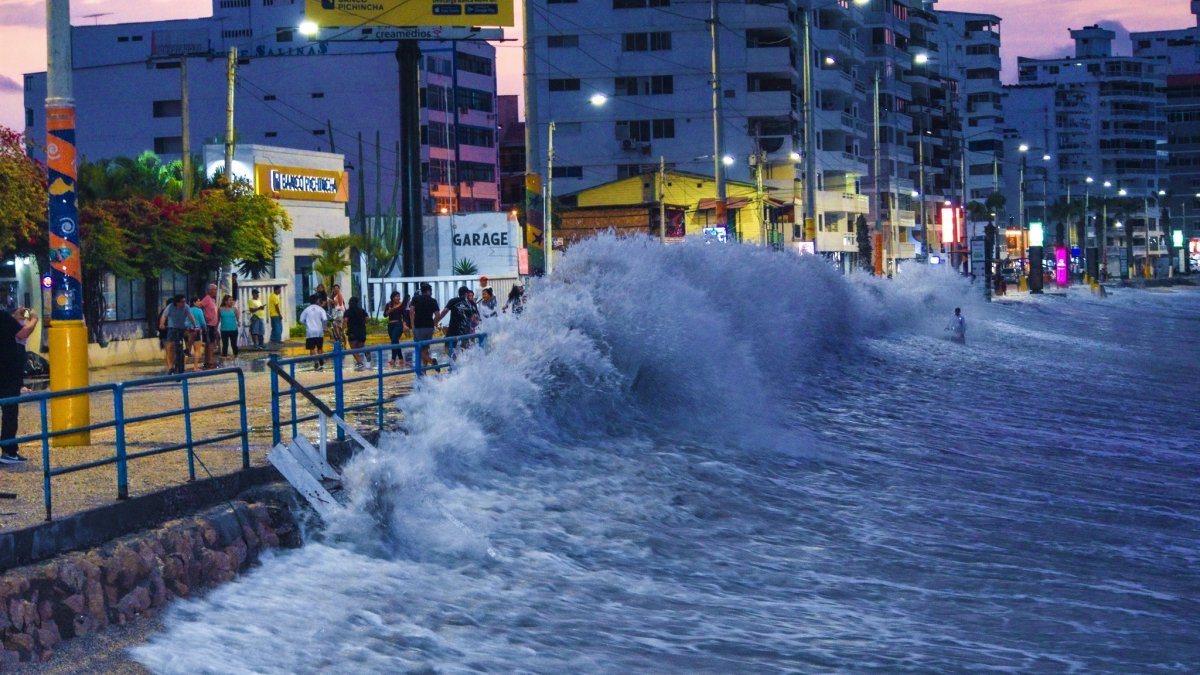 El último oleaje se extendió hasta el 13 de enero, lo que alarmó a la población de Salinas.