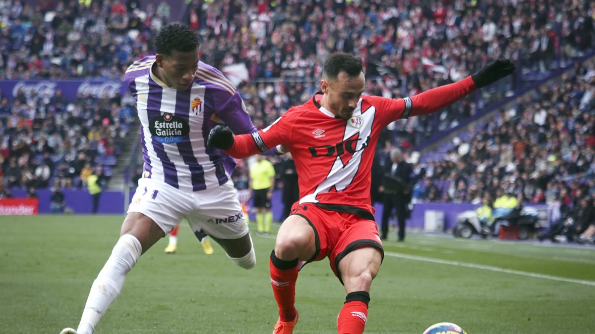 El ecuatoriano Gonzalo Plata (i) es una de las figuras que tiene Real Valladolid.