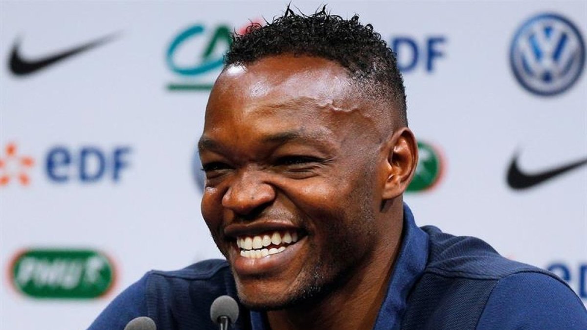 El arquero Steve Mandanda decidió retirarse de la selección francesa.