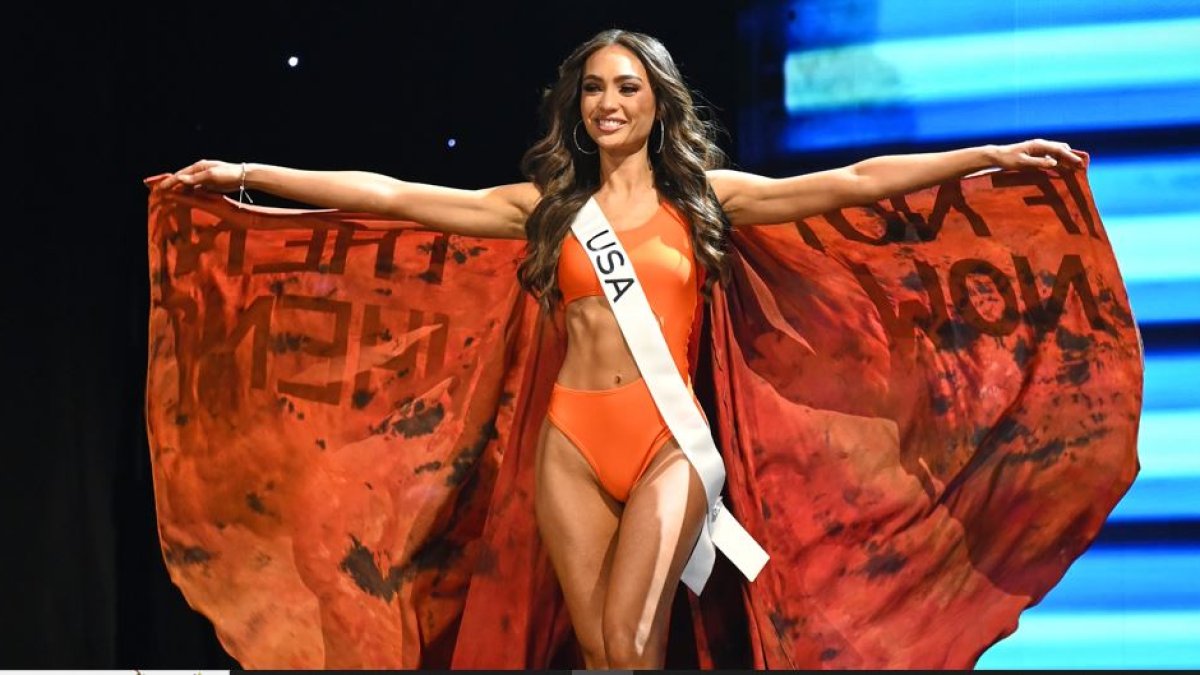 Durante su presentación en traje de baño, la nueva Miss Universo.