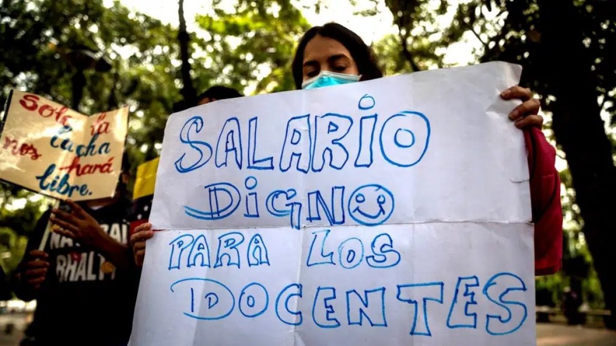 Sindicatos de docentes y ONG de Venezuela denunciaron este domingo, Día del Maestro en el país, una situación laboral