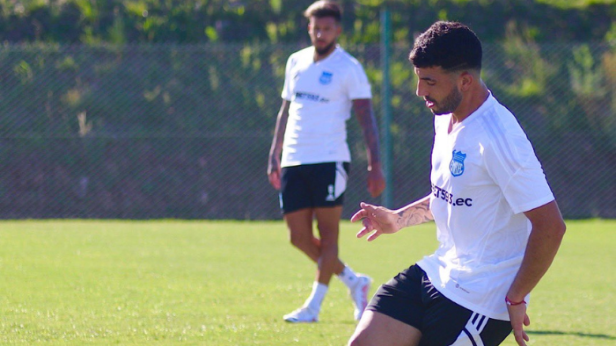 José Albertí, entrenando con Emelec en Argentina donde hace la pretemporada el cuadro azul.