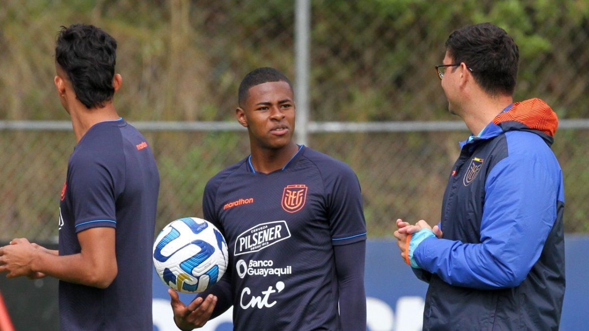 Patrickson Delgado, volante de la Tricolor sub-20, habló con los dirigentes del Ajax para estar en el Sudamericano.