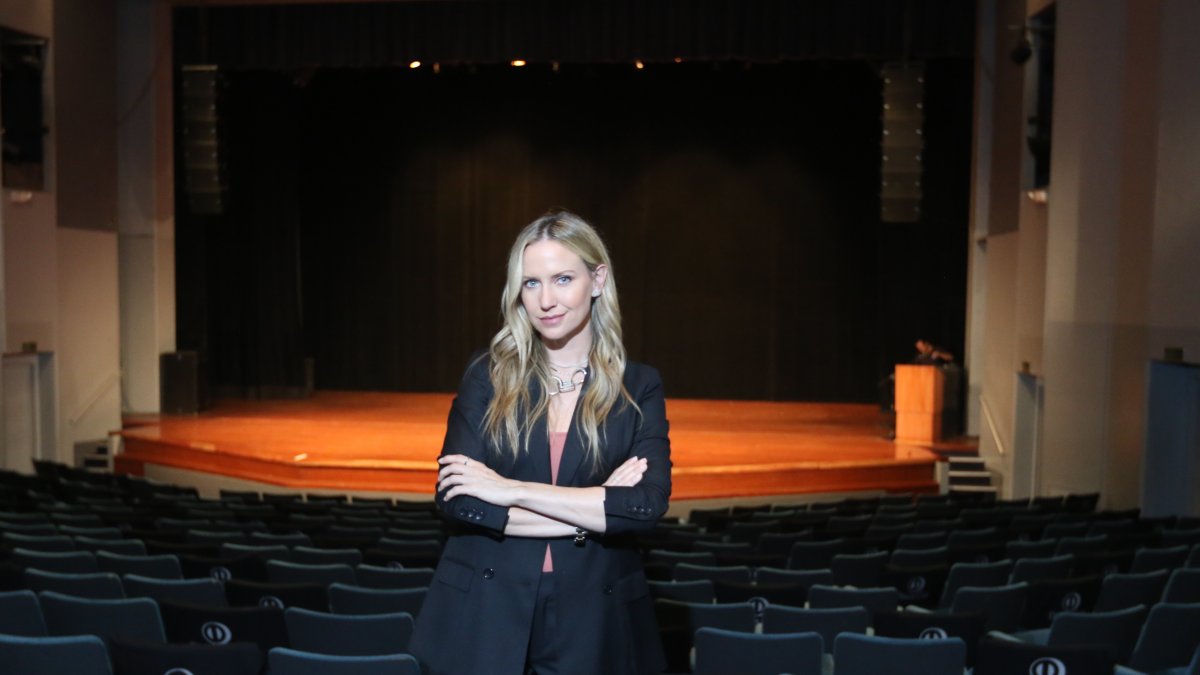 Trayectoria. Stephany Hollihan de Sensi-Contugi heredó de su abuela materna el nexo con la institución.