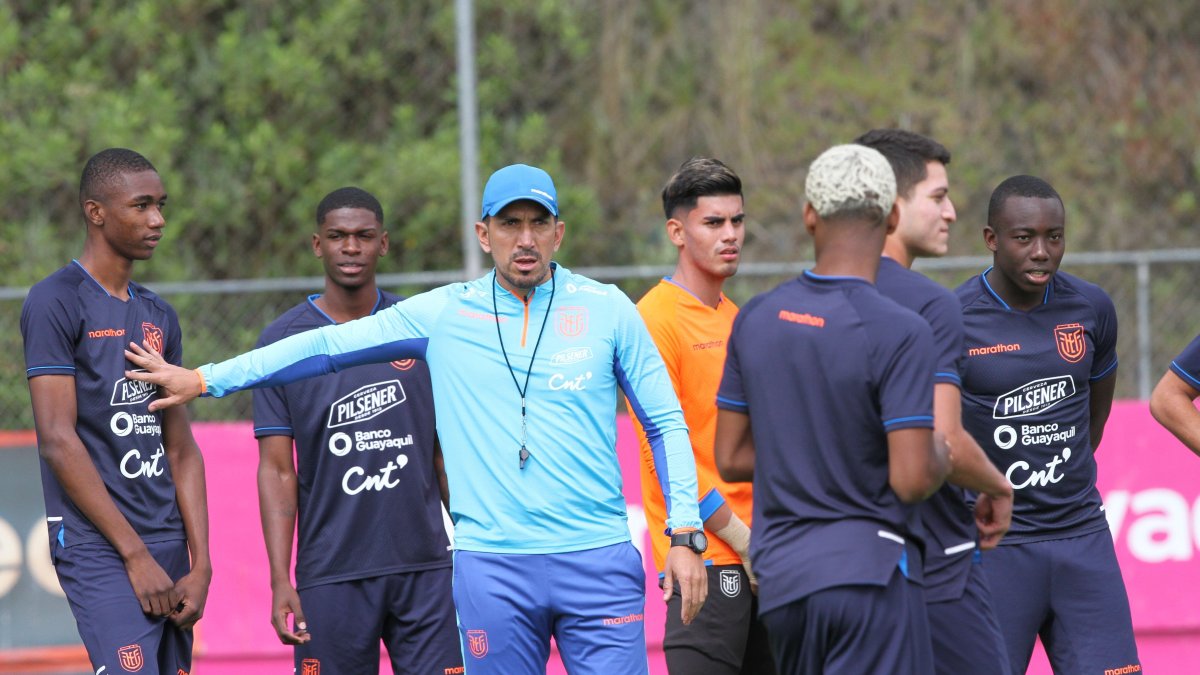 La Tricolor cumplió  con su último entrenamiento en el país de cara a la cita continental.