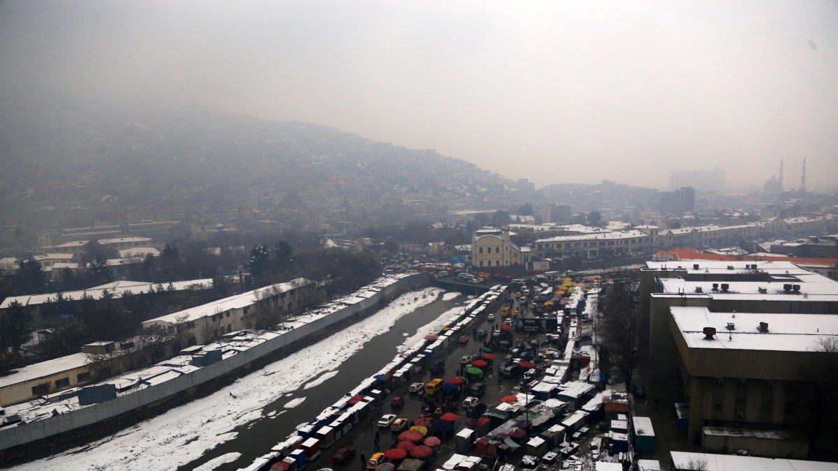 La  ola de frío con temperaturas mínimas rozando los -20 grados, congelan a los habitantes de Afganistán