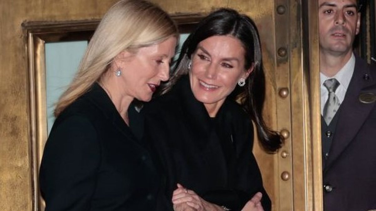 La reina de España con la nueva soberana de Grecia.