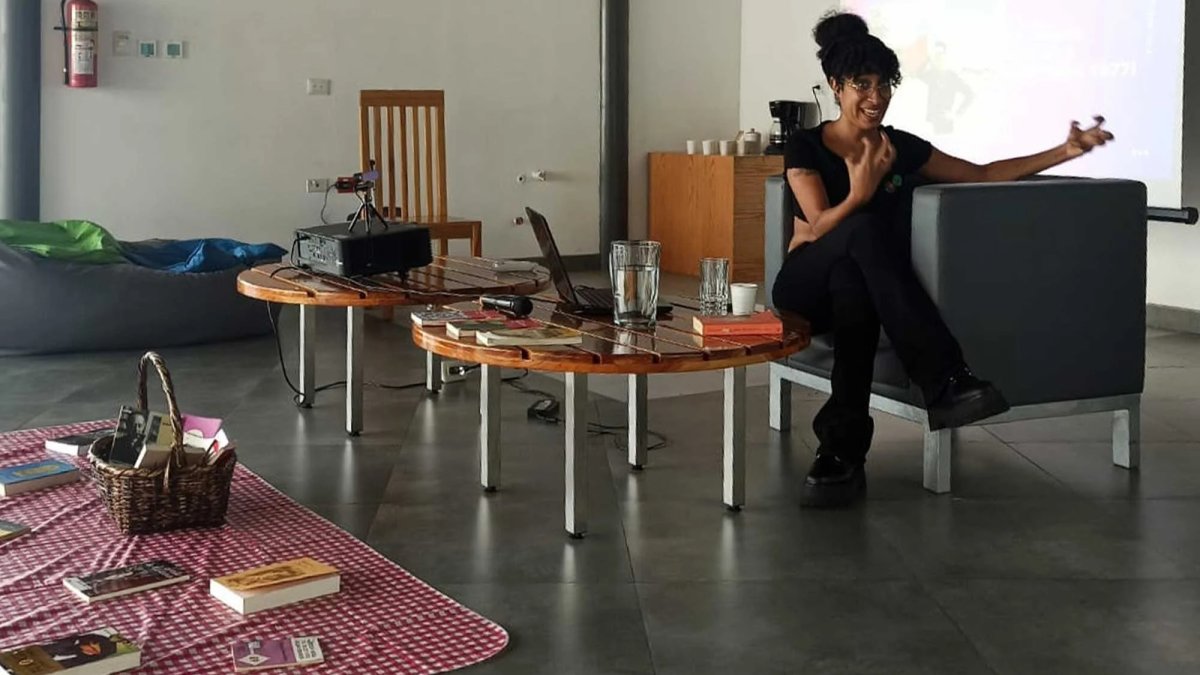 Guayaquil. La poeta Yuliana Ortiz Ruano, egresada de la carrera de Literatura de la Universidad de las Artes