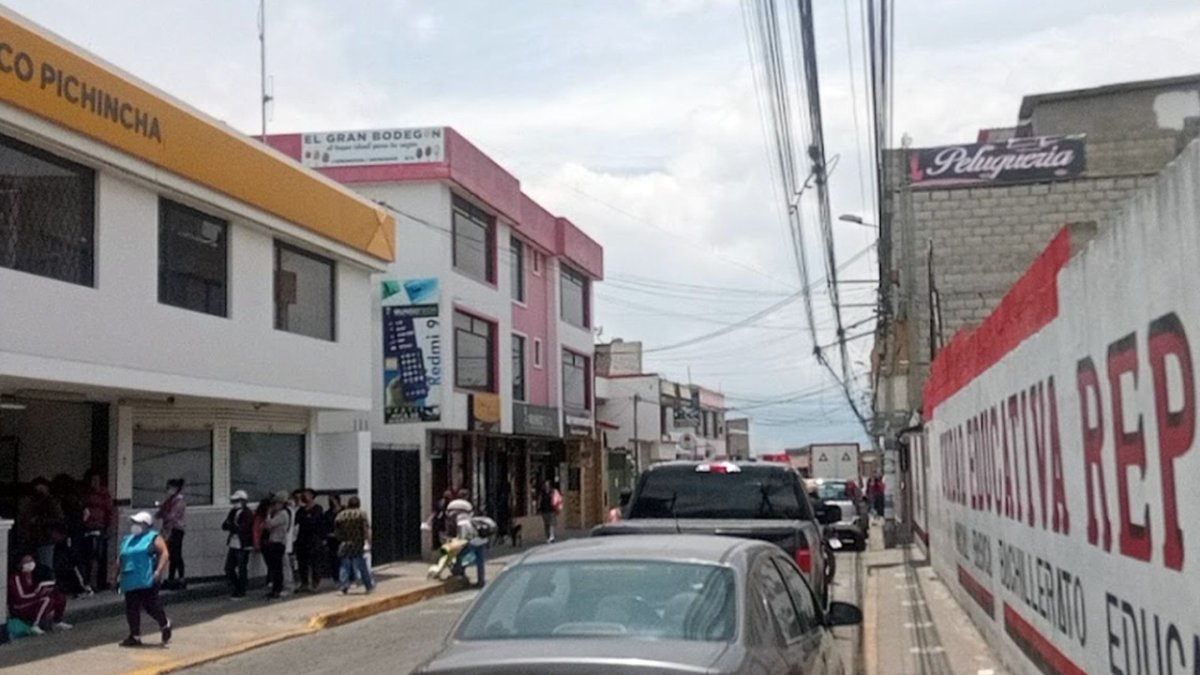 Sitio. En esta zona comercial y de alta concurrencia se cometió el robo y asesinato de una cliente de un banco.