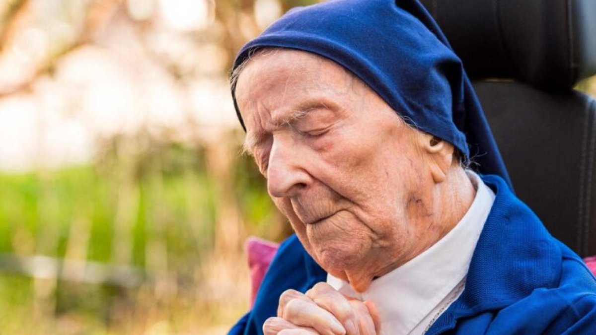 La monja francesa Lucile Randon más conocida como sor André estaba reconocida como la mujer más longeva del mundo a sus 118 años.