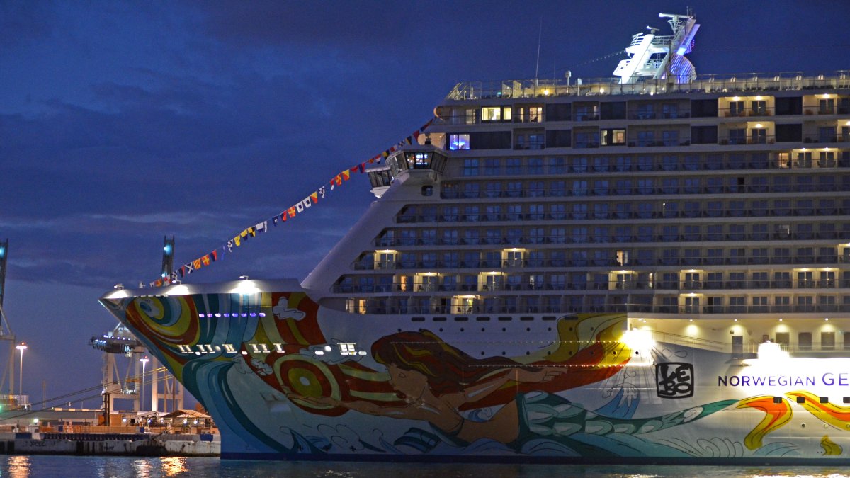 Foto de archivo de un crucero en Miami. EFE/Gastón de Cárdenas
