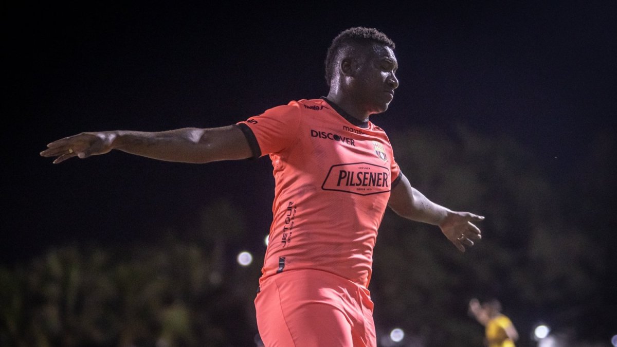 Jhon Jairo Cifuente marcó un doblete en el partido amistoso de Barcelona.