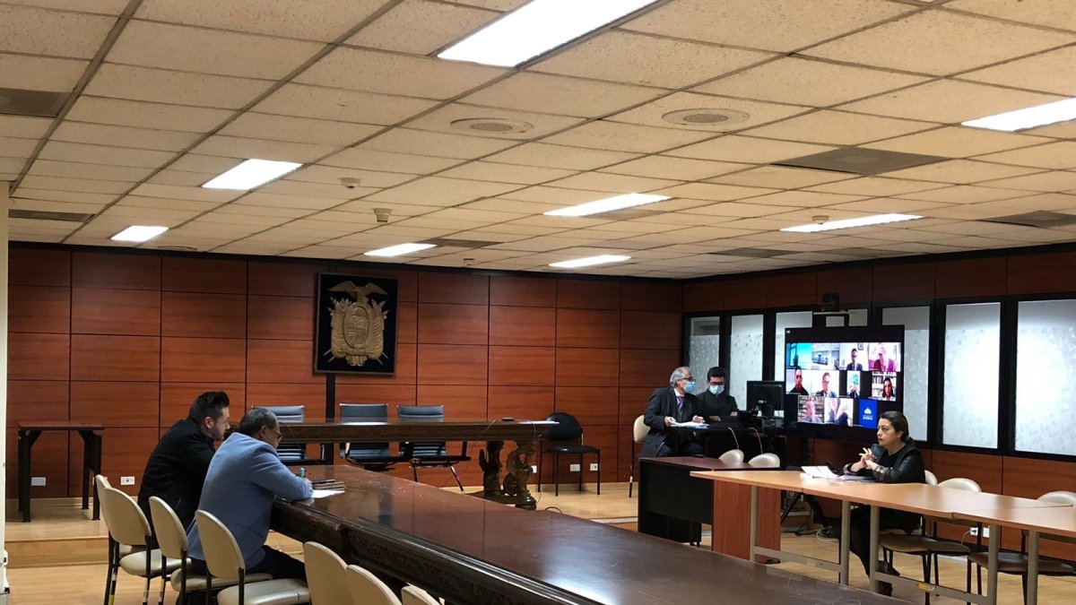 Anuncio. En el Mezanine de la Corte se reinstaló la audiencia de casación en el caso Mendoza.