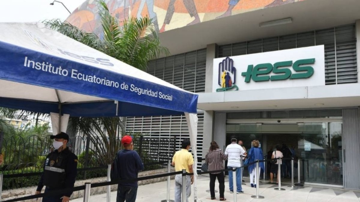 Luego de una persecución, la policía capturó a dos sospechosos