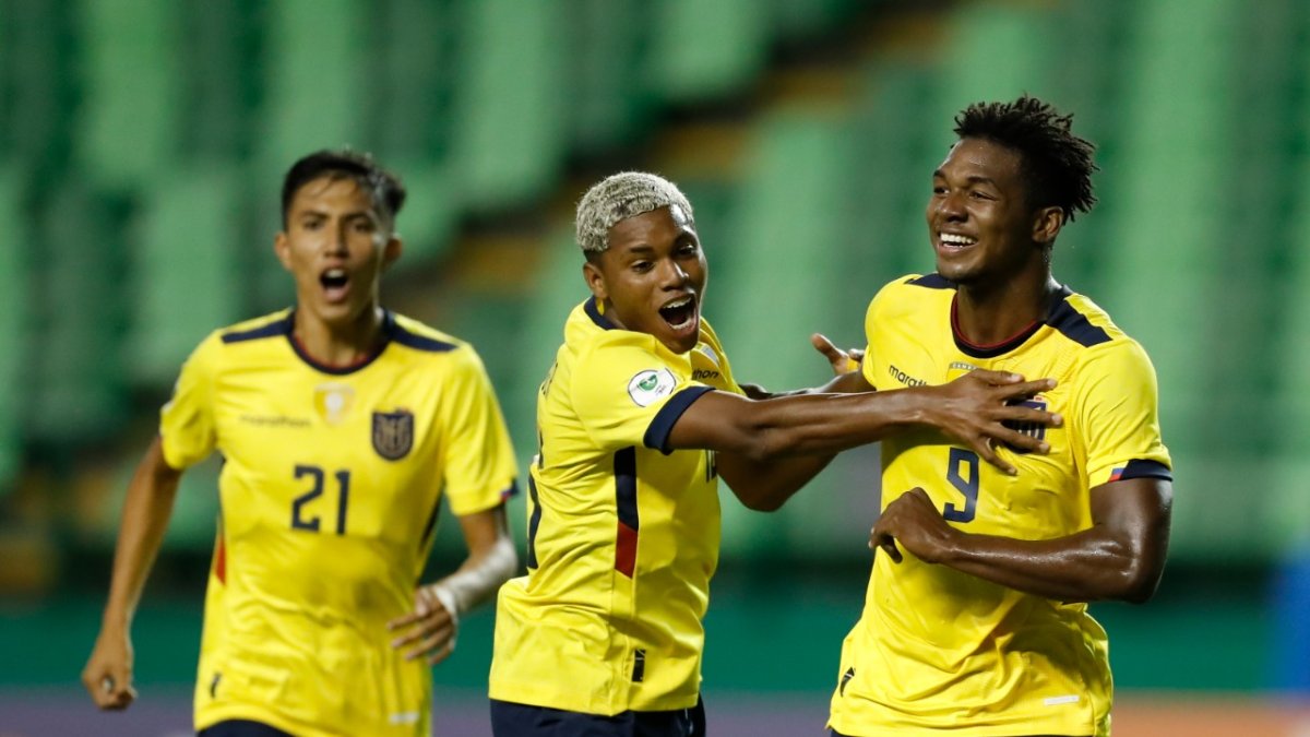 La Tricolor, que presentó fallas defensivas, está igualando al término del primer tiempo. Vicente Conelli adelantó a los araucanos. Justin Cuero marcó por el combinado nacional.