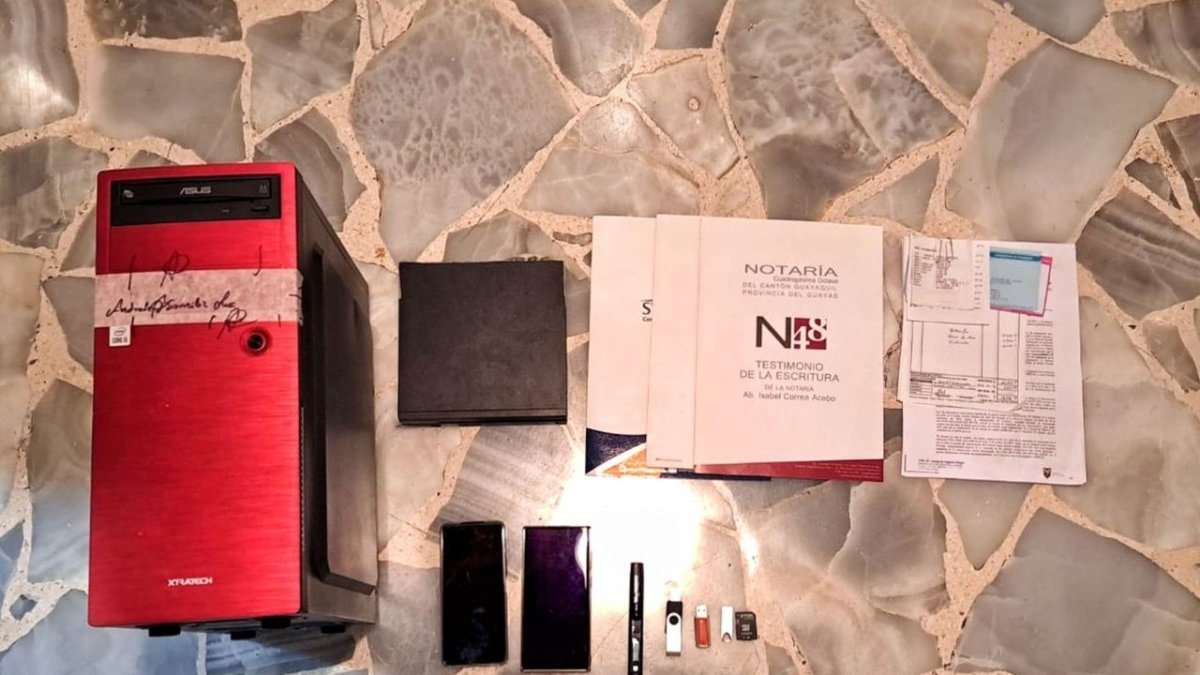 Pruebas. La Fiscalía difundió en sus redes sociales las evidencias que recopiló en los allanamientos.