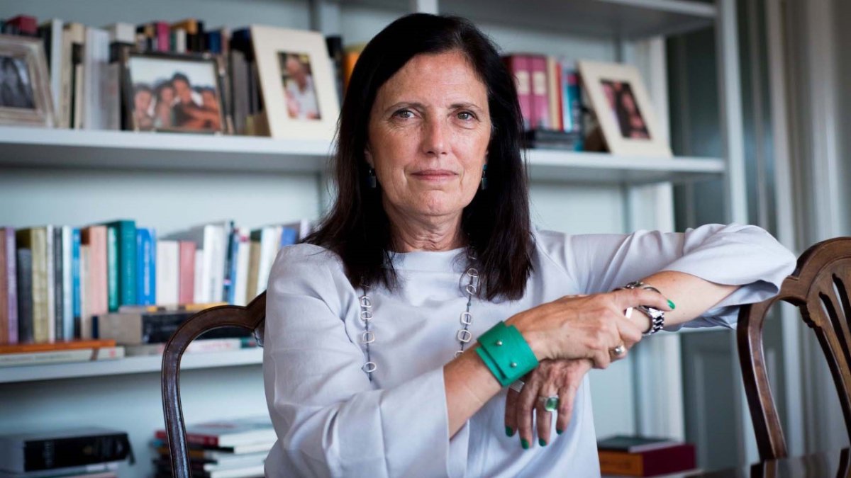 Nació en 1960. Es escritora, guionista y dramaturga.