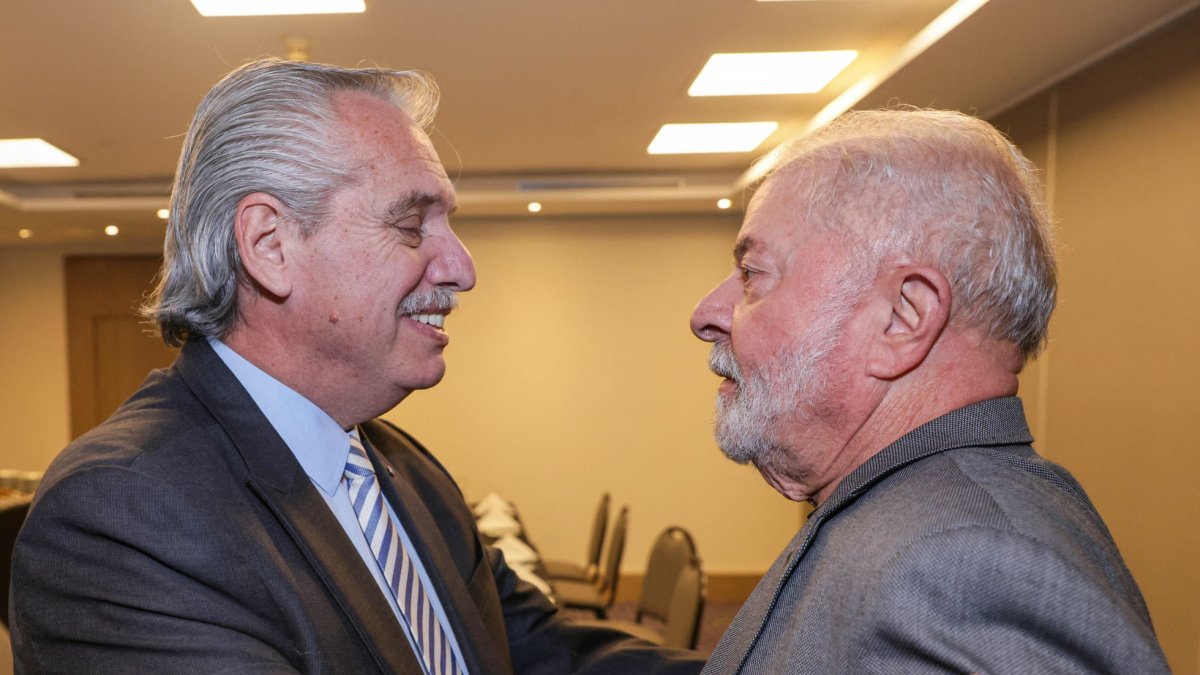 El presidente argentino, Alberto Fernandez, y el mandatario de Brasil, Lula Da Silva,