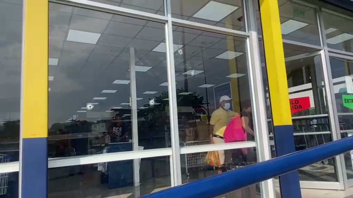 Supermercado baleado en Guayaquil.