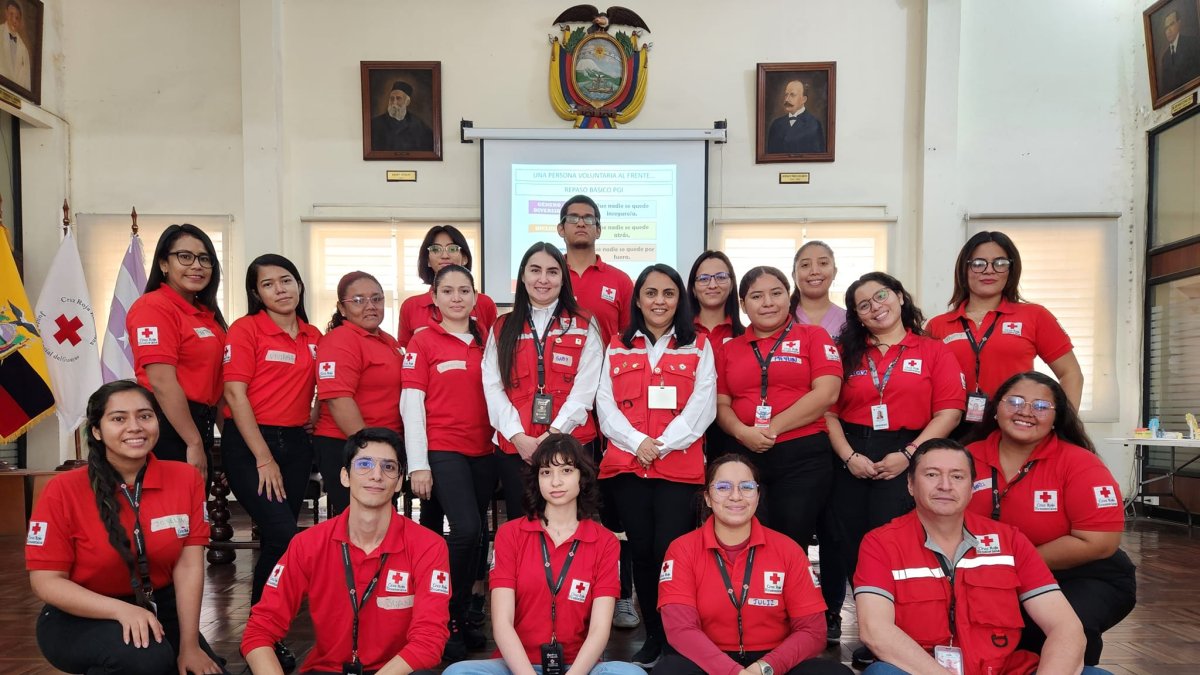 Actividad. Los voluntarios y personal de la Cruz Roja del Guayas, que asistieron a la capacitación.
