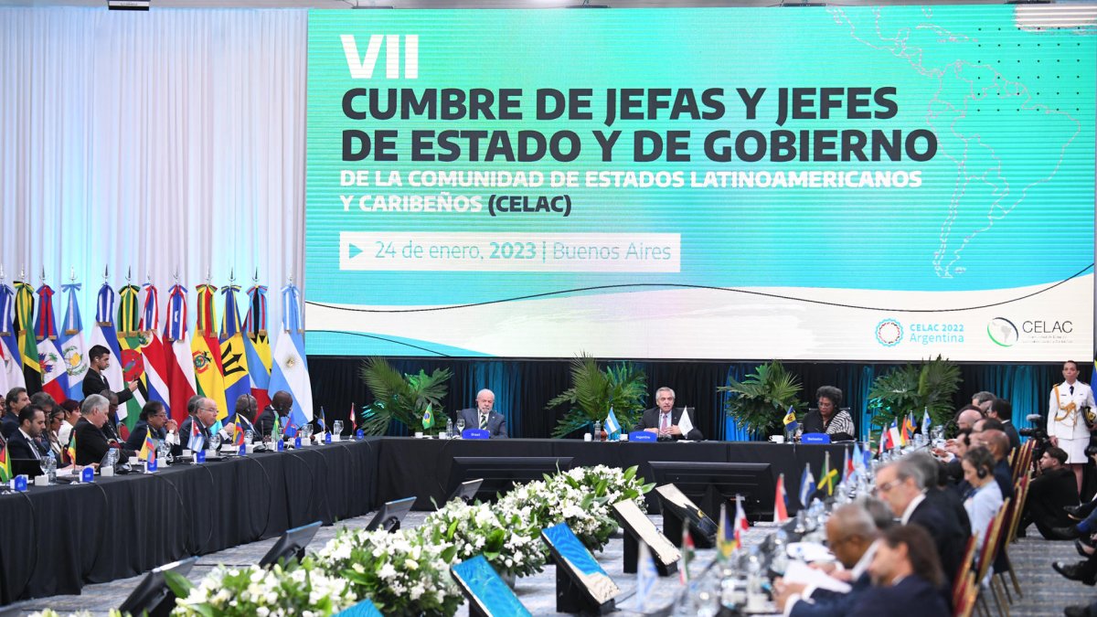 Fotografía cedida por el Ministerio de Exteriores de Argentina que muestra la inauguración de la VII Cumbre de la Celac hoy, en Buenos Aires (Argentina).