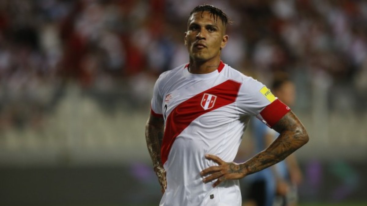 Paolo Guerrero fue ofrecido a tres clubes en el Ecuador, pero finalmente jugará en Racing.