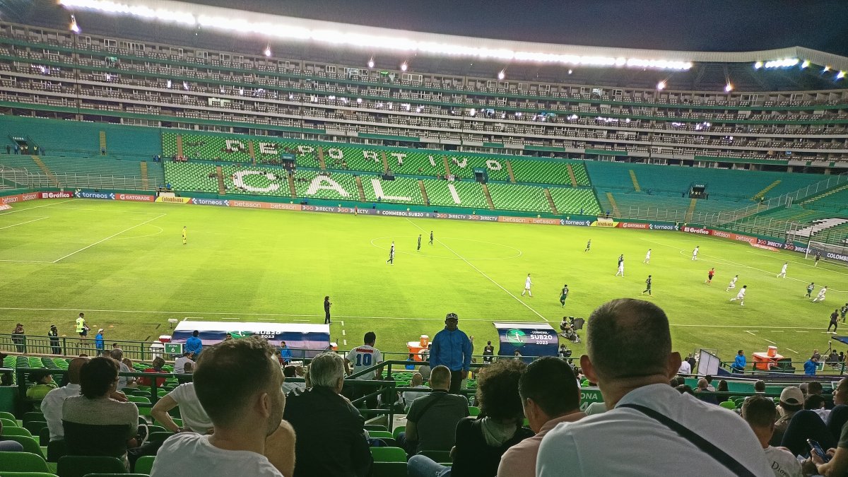 En el estadio del Deportivo Cali se puede encontrar en cada fecha a cientos de ojeadores de todo el mundo con el fin de nutrir diversos equipos con esas figuras.