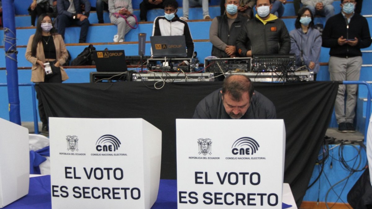El Registro Electoral tiene a más de 13 millones de ecuatorianos llamado a vota el 5 de febrero próximo.