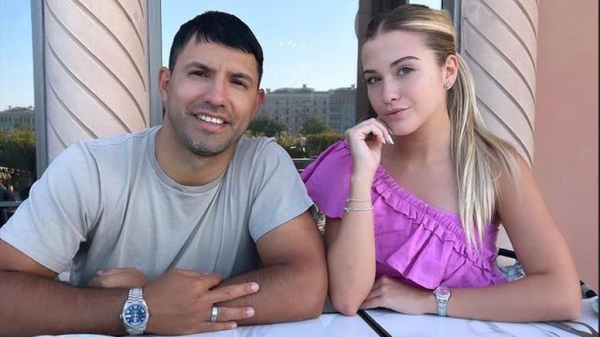 Su novia es la guapísima modelo e influencer Sofía Calzetti.