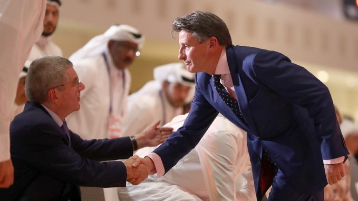 Sebastian Coe (d) junto al actual presidente del COI.