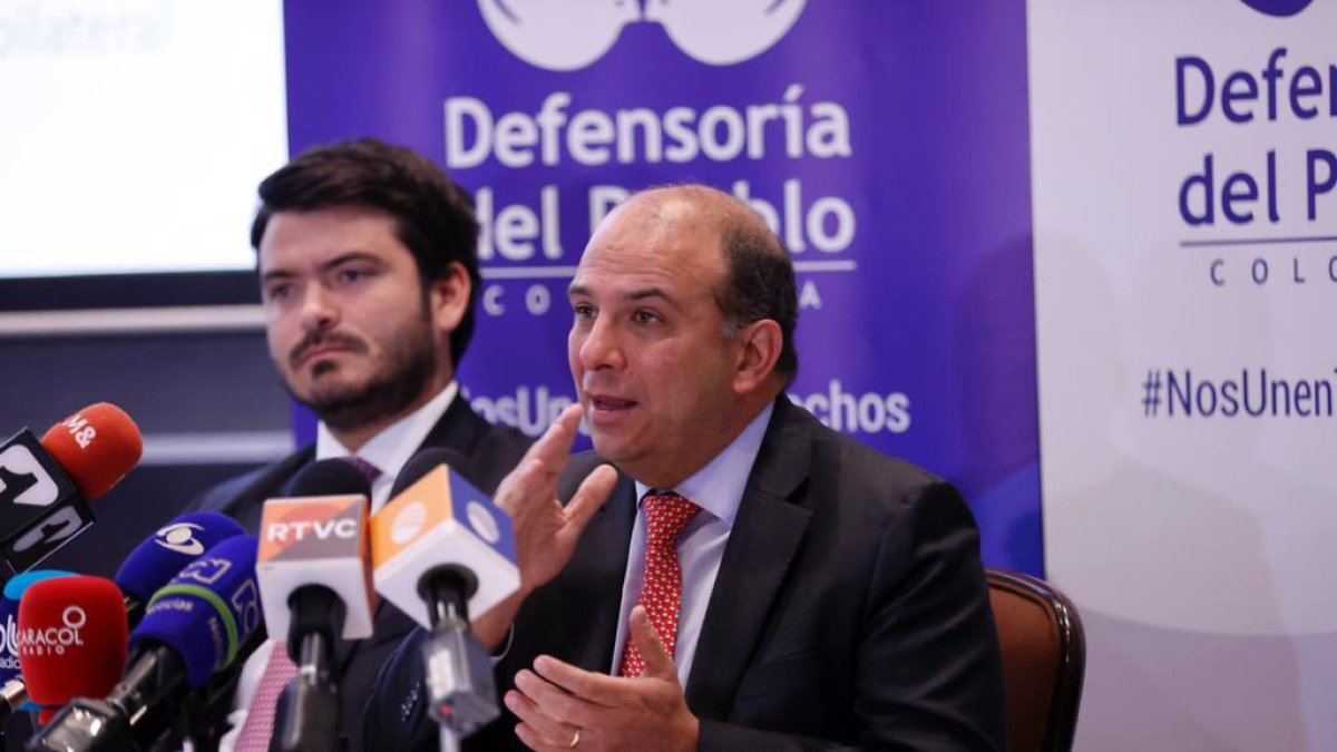 Carlos Camargo es el defensor del Pueblo de Colombia y quien presentó el informe.