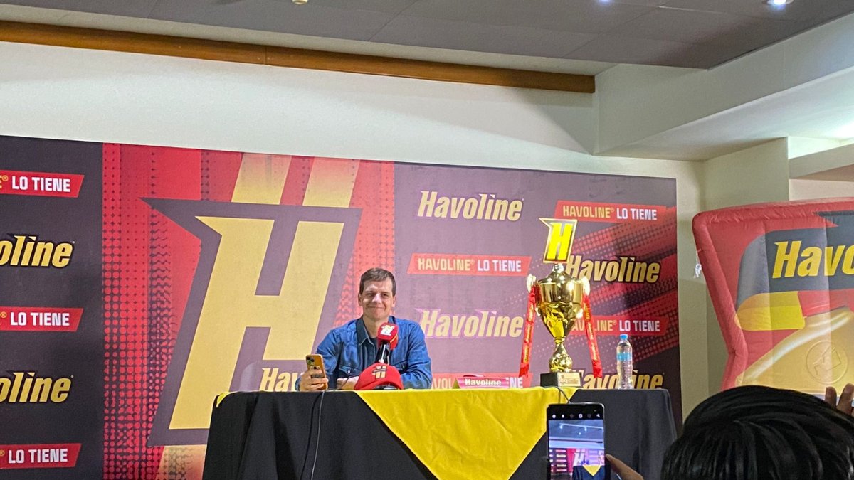 El influencer argentino, conocido por sus videos futboleros, dio una rueda de prensa previao a su presentación en la Noche Amarilla