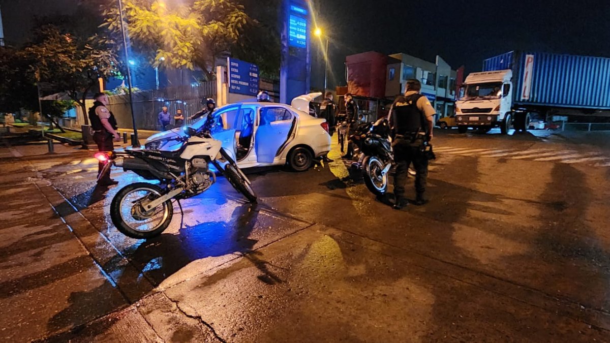 Ocho personas fueron aprehendidas luego de un operativo.