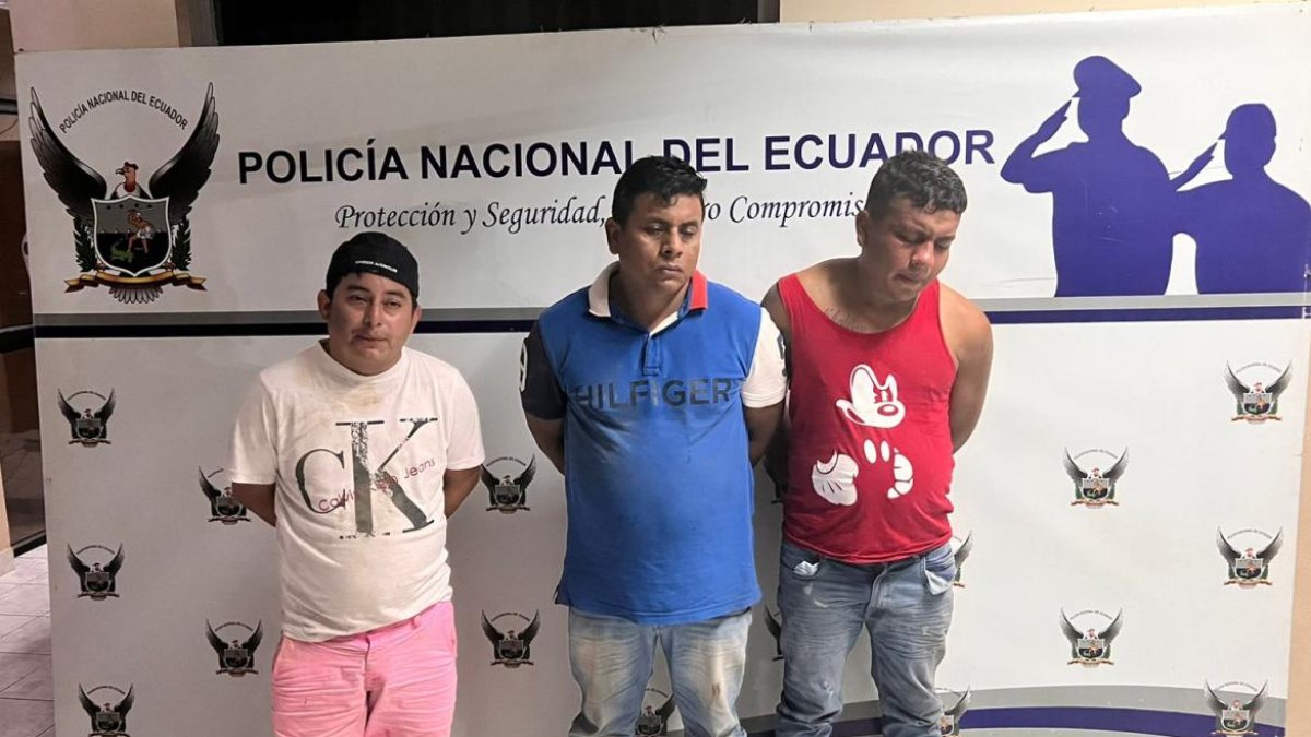 Los implicados se movilizaban en un vehículo, en el cual pretendían huir, pero la comunidad se fue contra ellos, siendo luego capturados por policías.